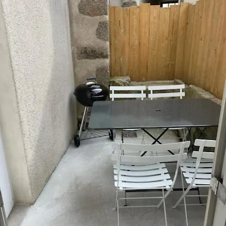 בית נופש La Maison D'eglantine, 6 Min Du Puy Du Fou, 4 10 Couchages A St Malo-du-bois, *