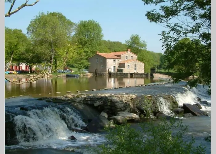 Hébergement de vacances La Maison D'eglantine, 6 Min Du Puy Du Fou, 4 8 Couchages à St Malo-du-bois,