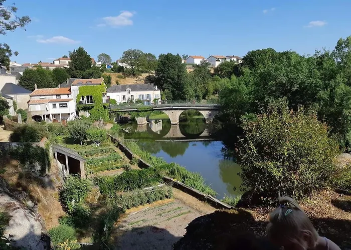 La Maison D'eglantine, 6 Min Du Puy Du Fou, 4 8 Couchages à St Malo-du-bois, Hébergement de vacances