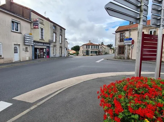 La Maison D'eglantine, 6 Min Du Puy Du Fou, 4 8 Couchages à St Malo-du-bois,