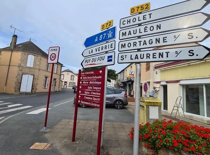 La Maison D'eglantine, 6 Min Du Puy Du Fou, 4 8 Couchages à St Malo-du-bois, Hébergement de vacances Saint-Malo-du-Bois